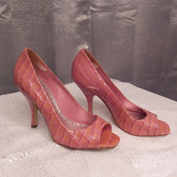 BCBGIRLS Leather heels Sz.7 - Picture 3 of 3